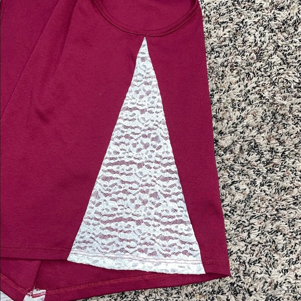 🆕 Wild Fable Lace Sheer Side Women's Burgundy Graphic Tank Top Var Sizes | NWT - Picture 2 of 4